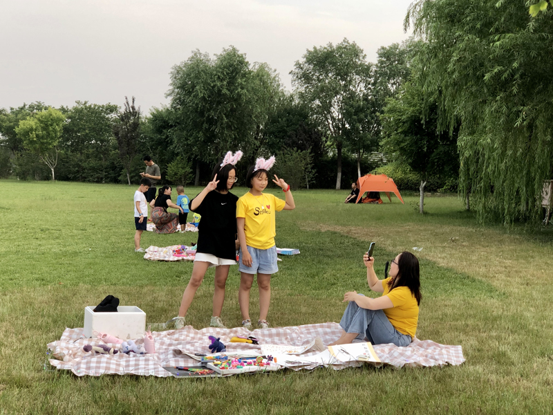 夏令營挑戰(zhàn)地?cái)偨?jīng)濟(jì)，覽眾房車不一樣的活動