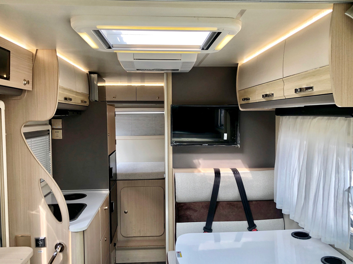 上山下河無(wú)往不至，深度自駕還是C7房車