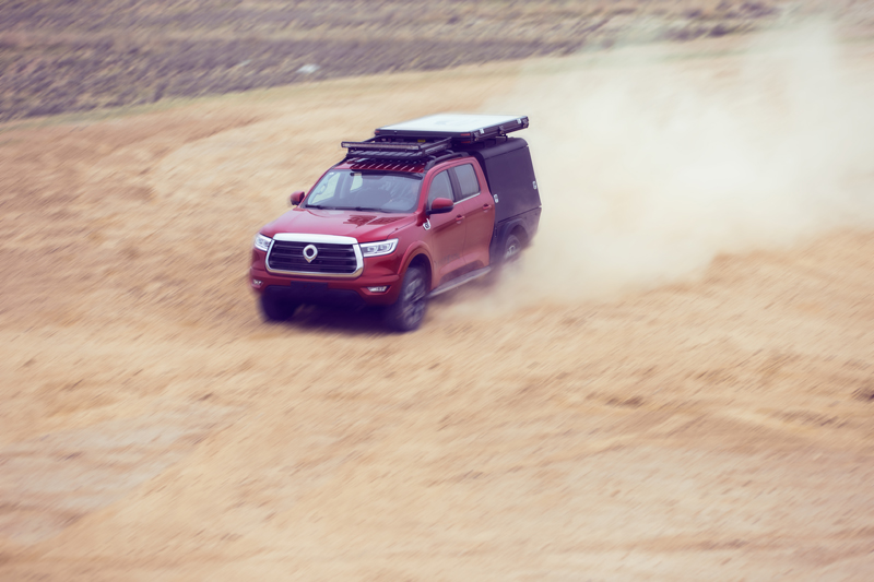 開著二炮去宿營什么感受？