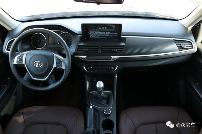 這款房車動力不錯，可以選擇