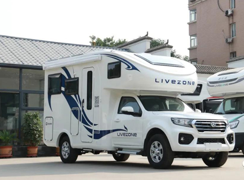 帶老人孩子出行，適合選這款房車