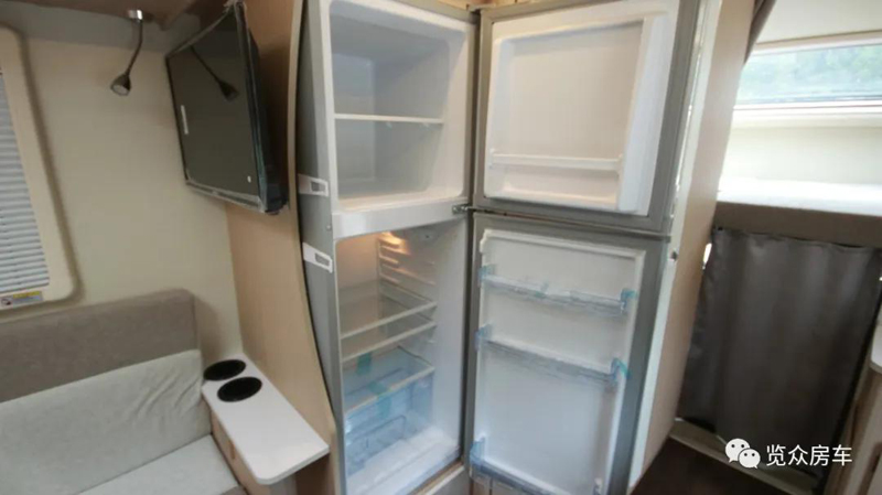 帶老人孩子出行，適合選這款房車