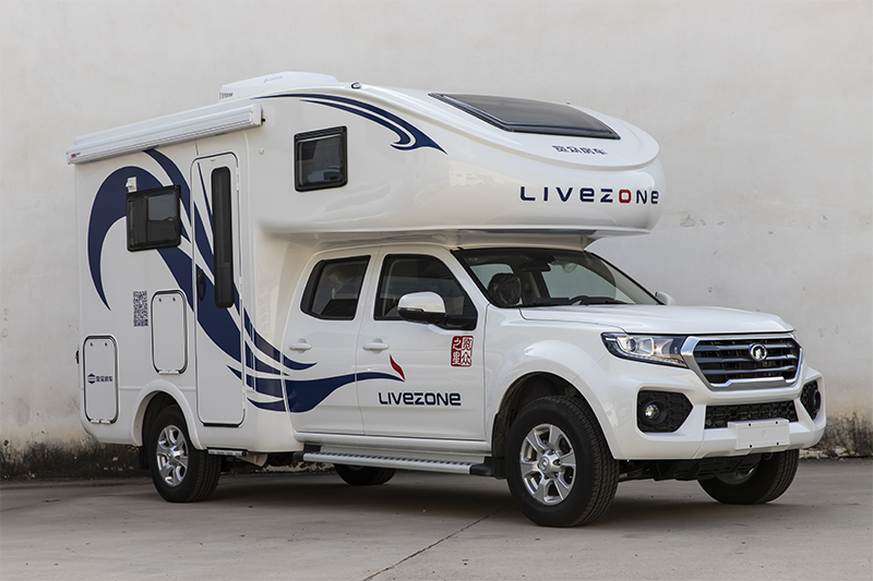 柴油四驅(qū)房車，這款還有超大床