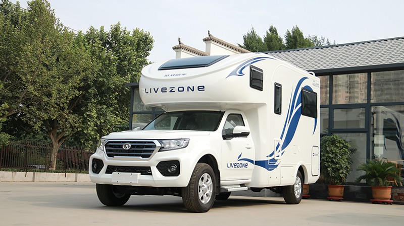 帶老人和孩子出行最合適，還是四驅(qū)房車