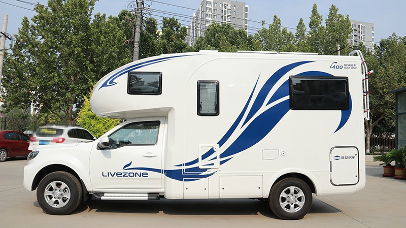 帶老人和孩子出行最合適，還是四驅(qū)房車