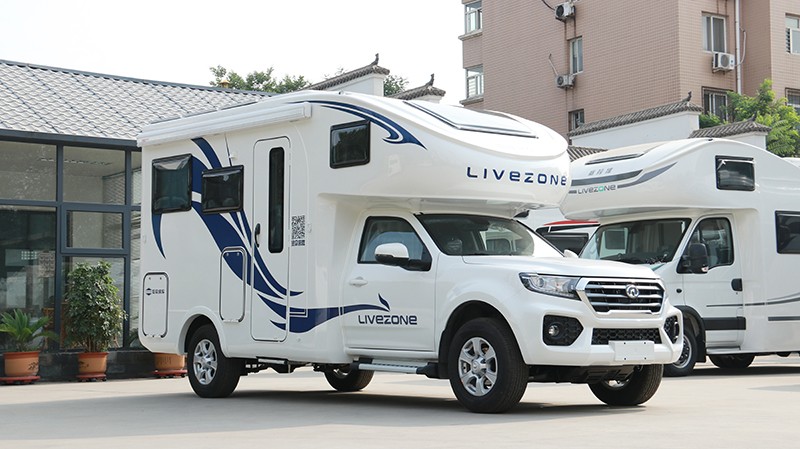 帶老人和孩子出行最合適，還是四驅(qū)房車