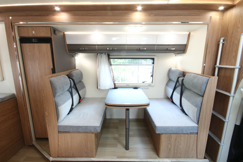 皮卡房車和依維柯房車你會選哪種？