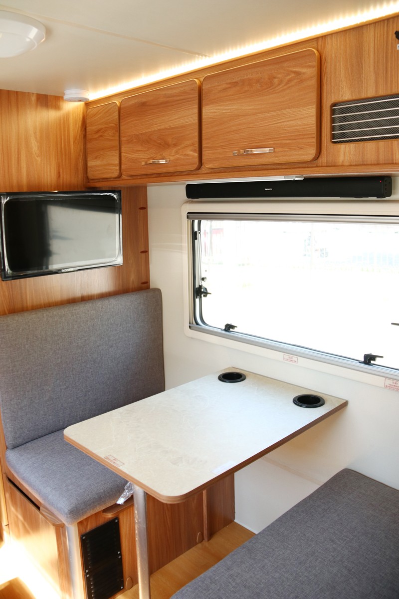 四驅(qū)、兩張超大床人床的房車，看這款