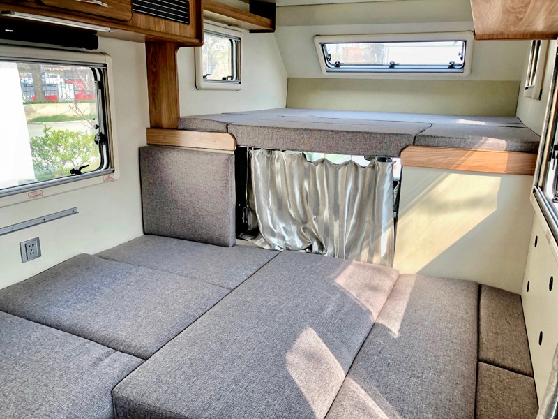 四驅(qū)、兩張超大床人床的房車，看這款