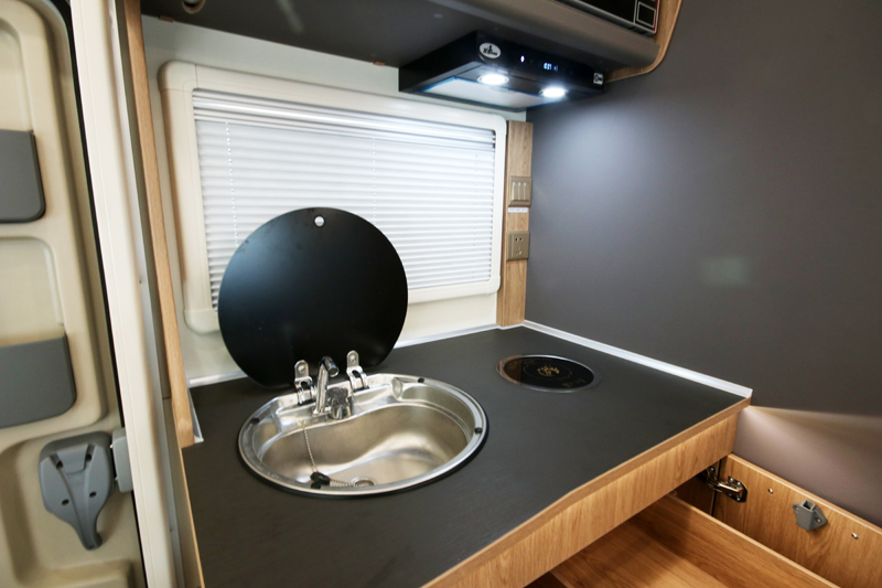 要大空間也更舒適，這樣的房車很棒