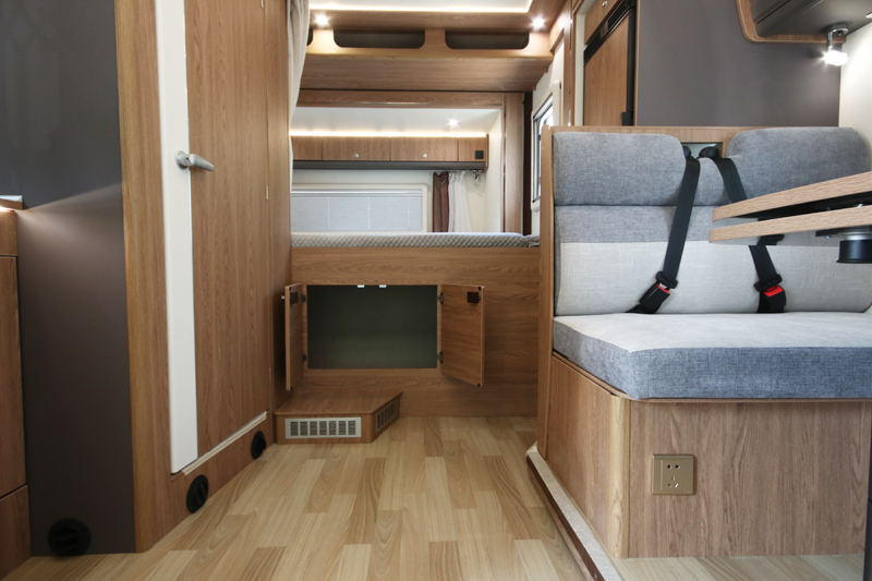 要大空間也更舒適，這樣的房車很棒