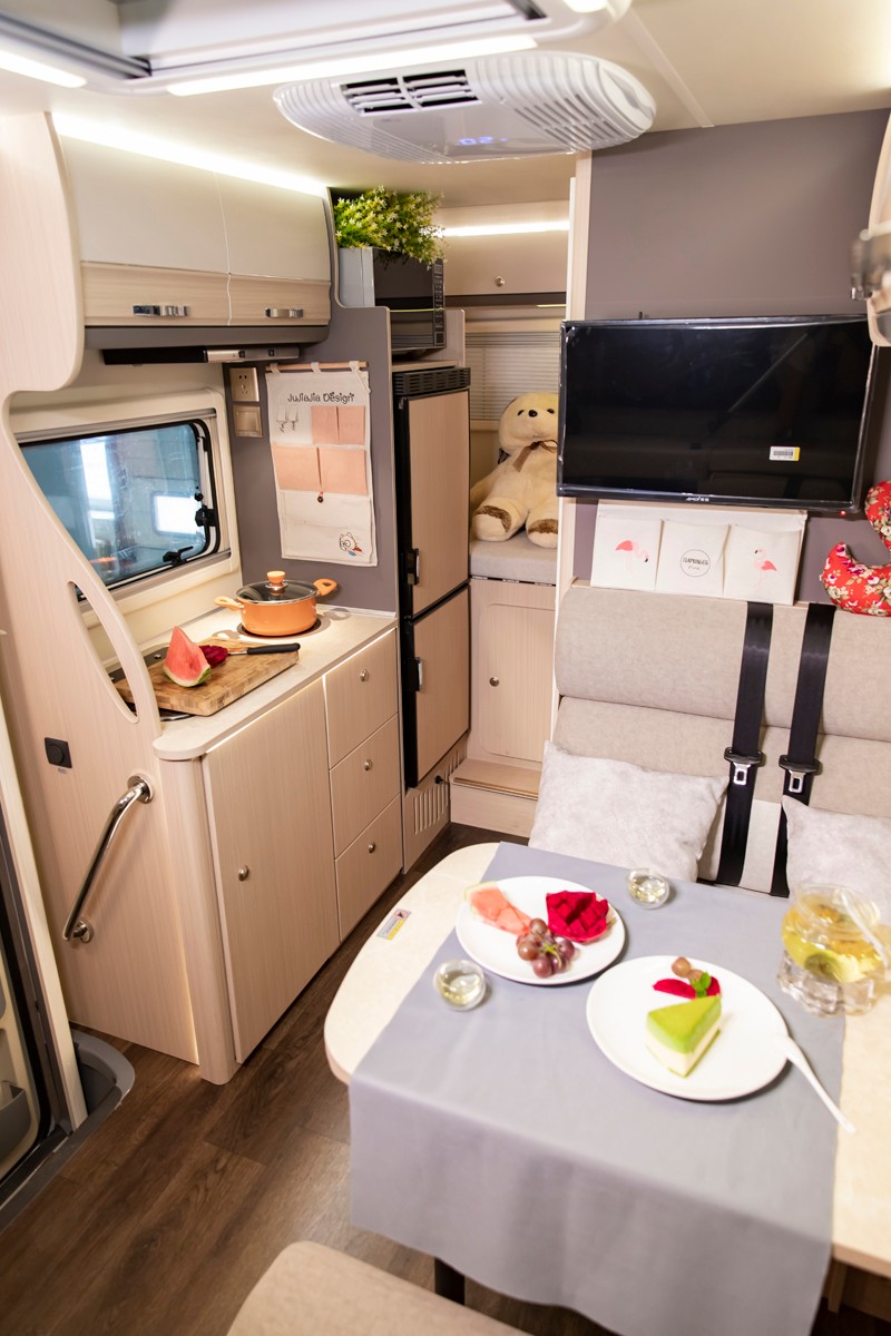 選這輛房車，只為更多山花爛漫