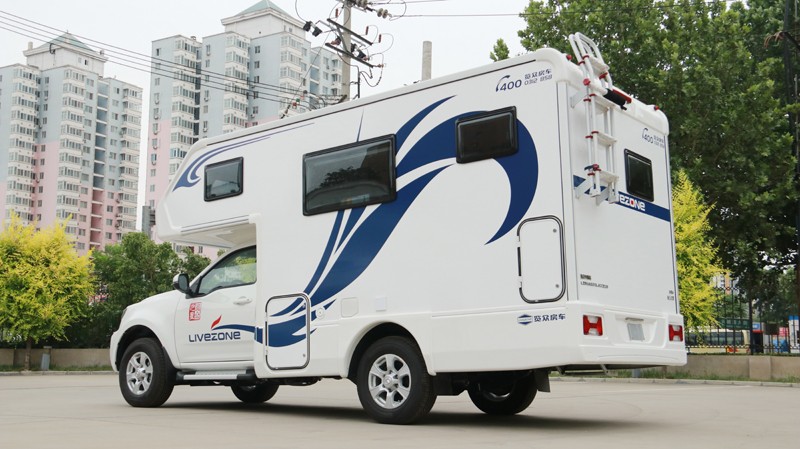 大床、大客廳得房車，四驅(qū)、動力好