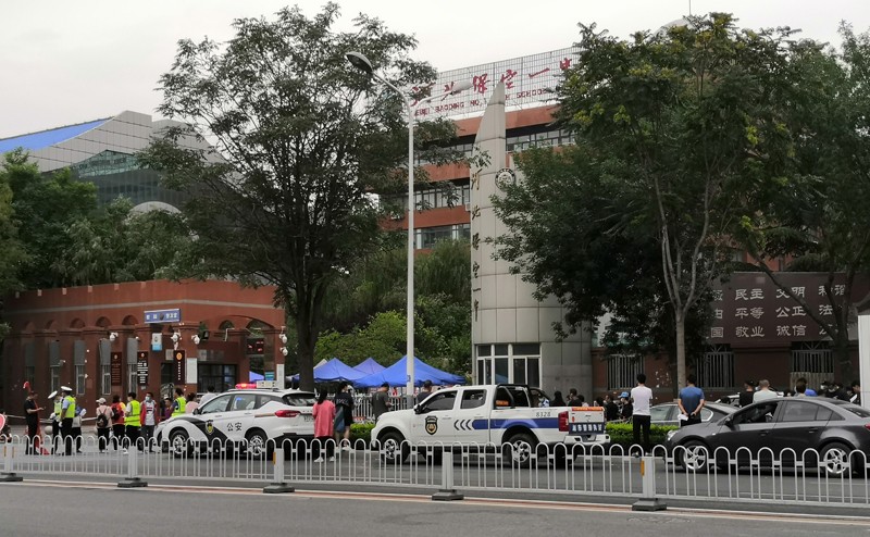 覽眾房車助力高考，考生金榜題名