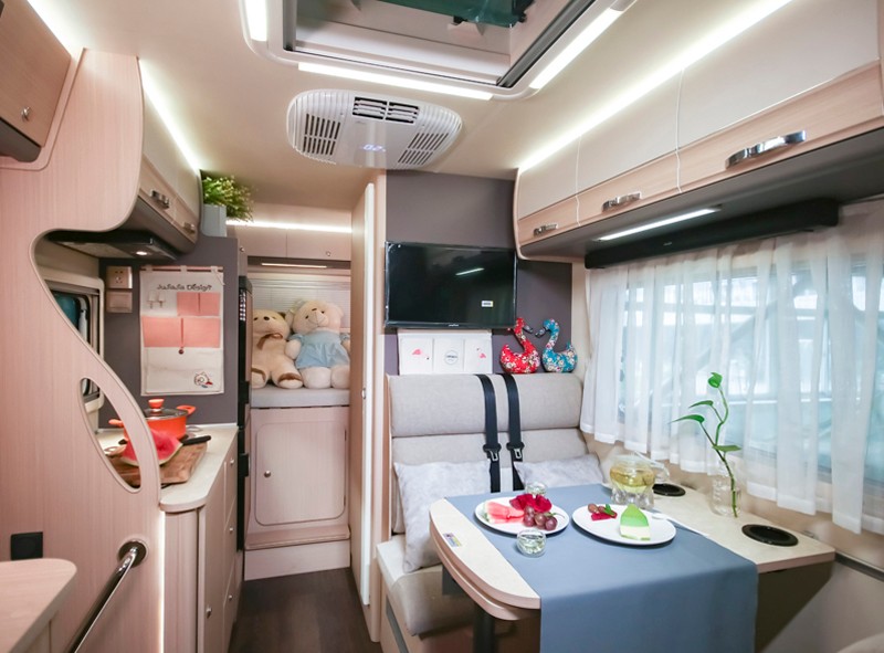 不懼荒野，不怕泥濘，四驅(qū)房車更給力