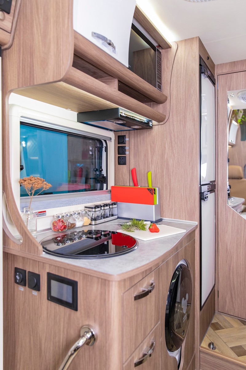 這兩款自動(dòng)擋房車您會(huì)選哪款？