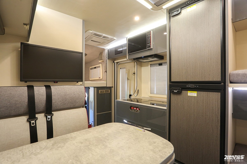 打響第二炮！搶先實(shí)拍體驗(yàn)覽眾自由炮-B皮卡四驅(qū)房車