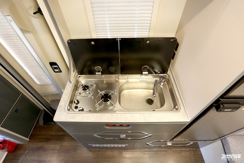 打響第二炮！搶先實(shí)拍體驗(yàn)覽眾自由炮-B皮卡四驅(qū)房車