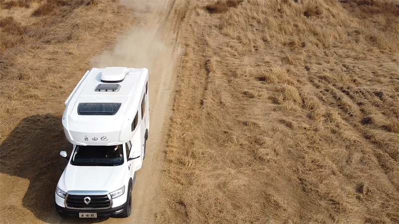 年輕、動(dòng)力、狂野、舒適，這款房車好