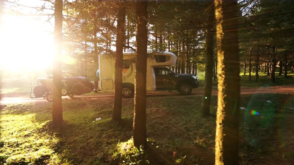 疫情之下，我們?yōu)槭裁催x擇房車出行？