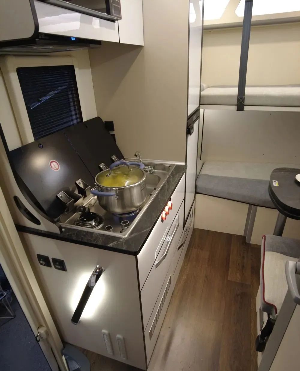 雪域西藏，此生必駕—— 自由炮護(hù)航！