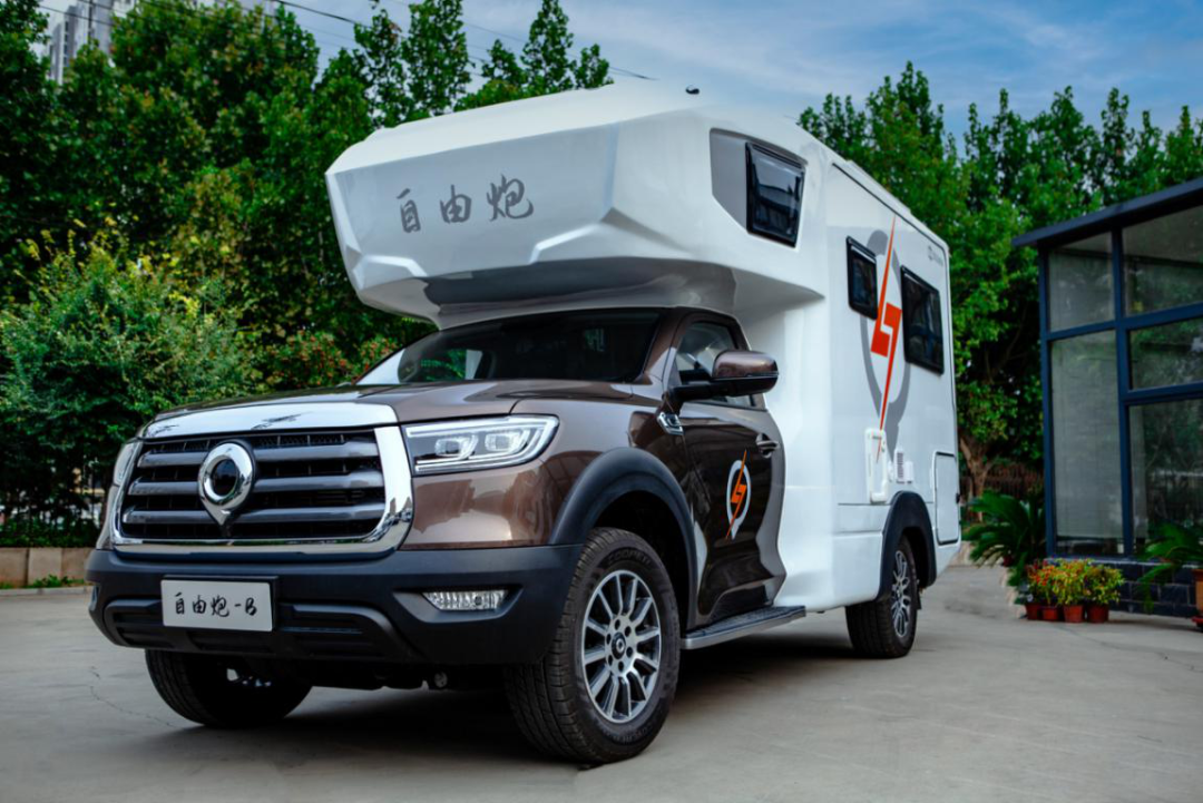 為自由著色！紅、白、藍(lán)、棕，你選哪一種？