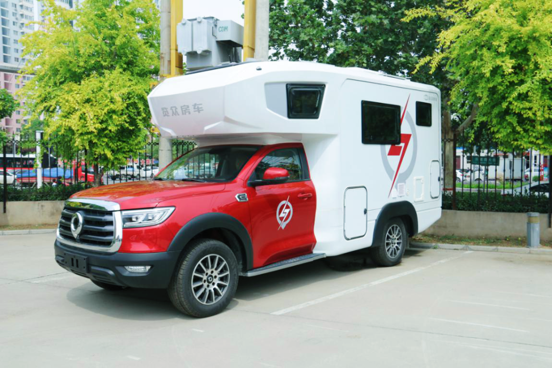 為自由著色！紅、白、藍(lán)、棕，你選哪一種？