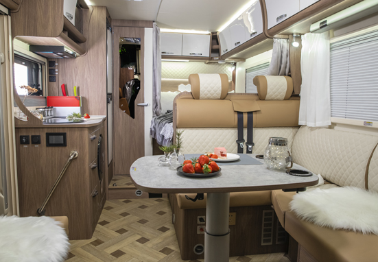 更有空間，更舒適的國(guó)六房車